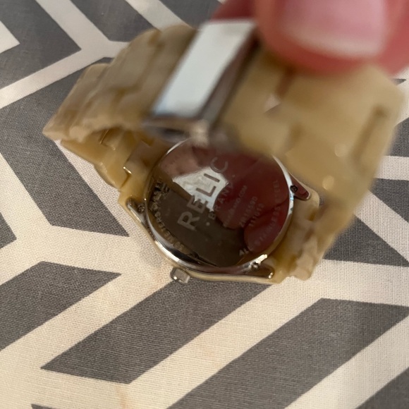 Relic Tan Tortoise Watch - Picture 3 of 3